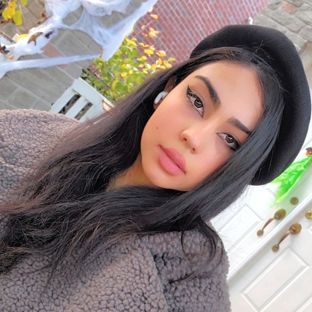 Meet your Posher, Negar